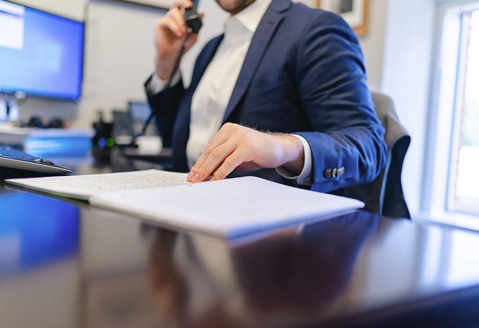 Thueia Employee with waste vehicles