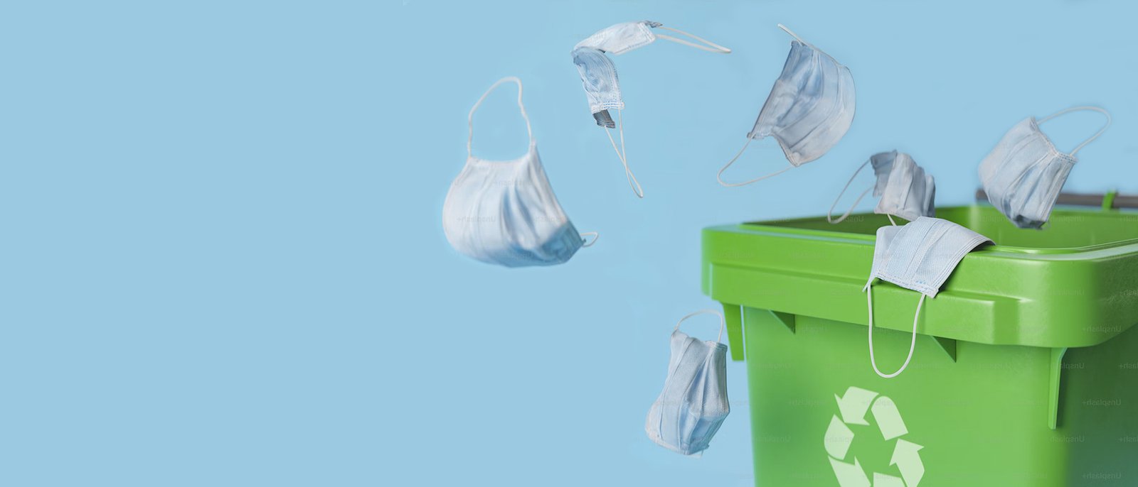 Thueia truck outside train station