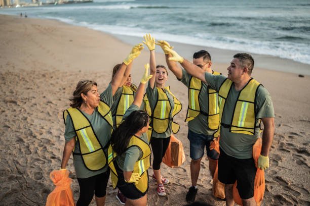 Thueia employee in facility