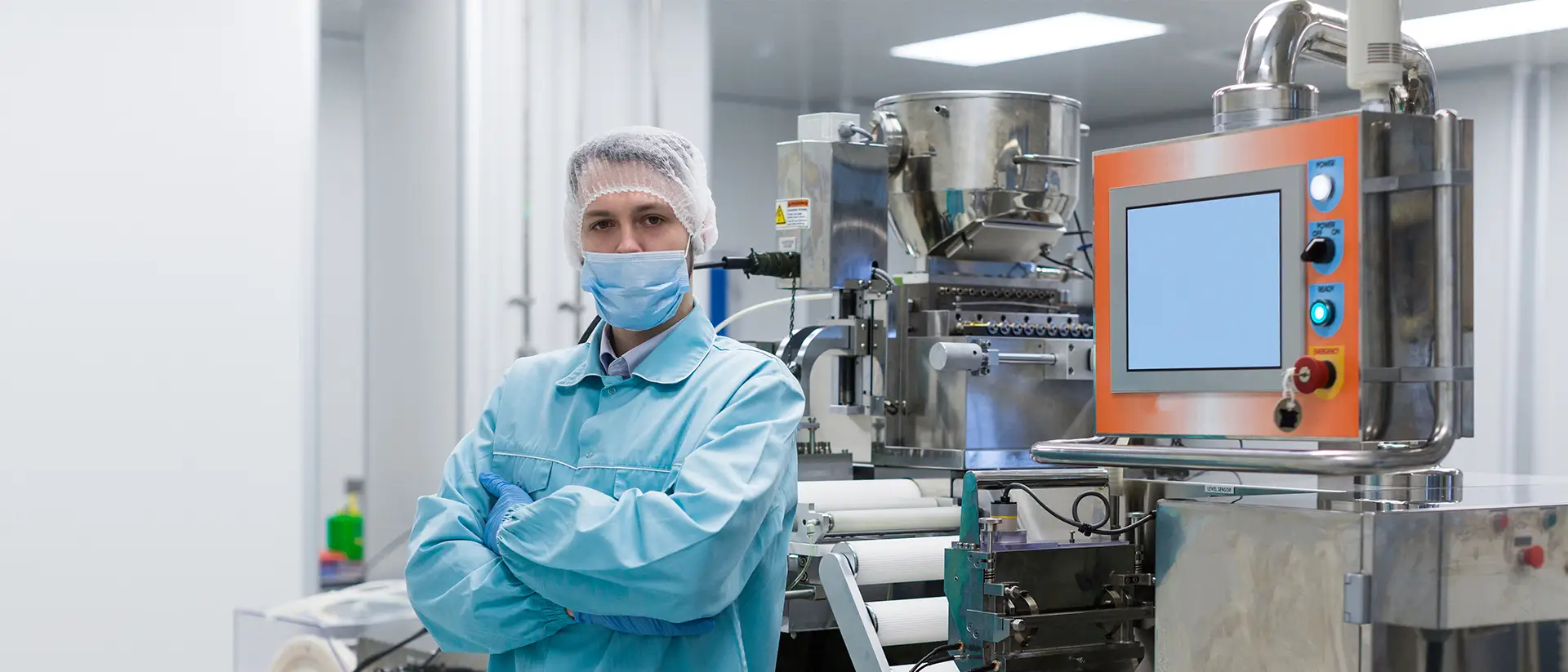 Thueia employee in facility